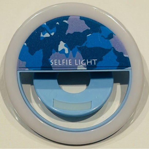 Blue Camo Selfie Light Clip - Micro USB plug needed to operate! - Picture 1 of 6